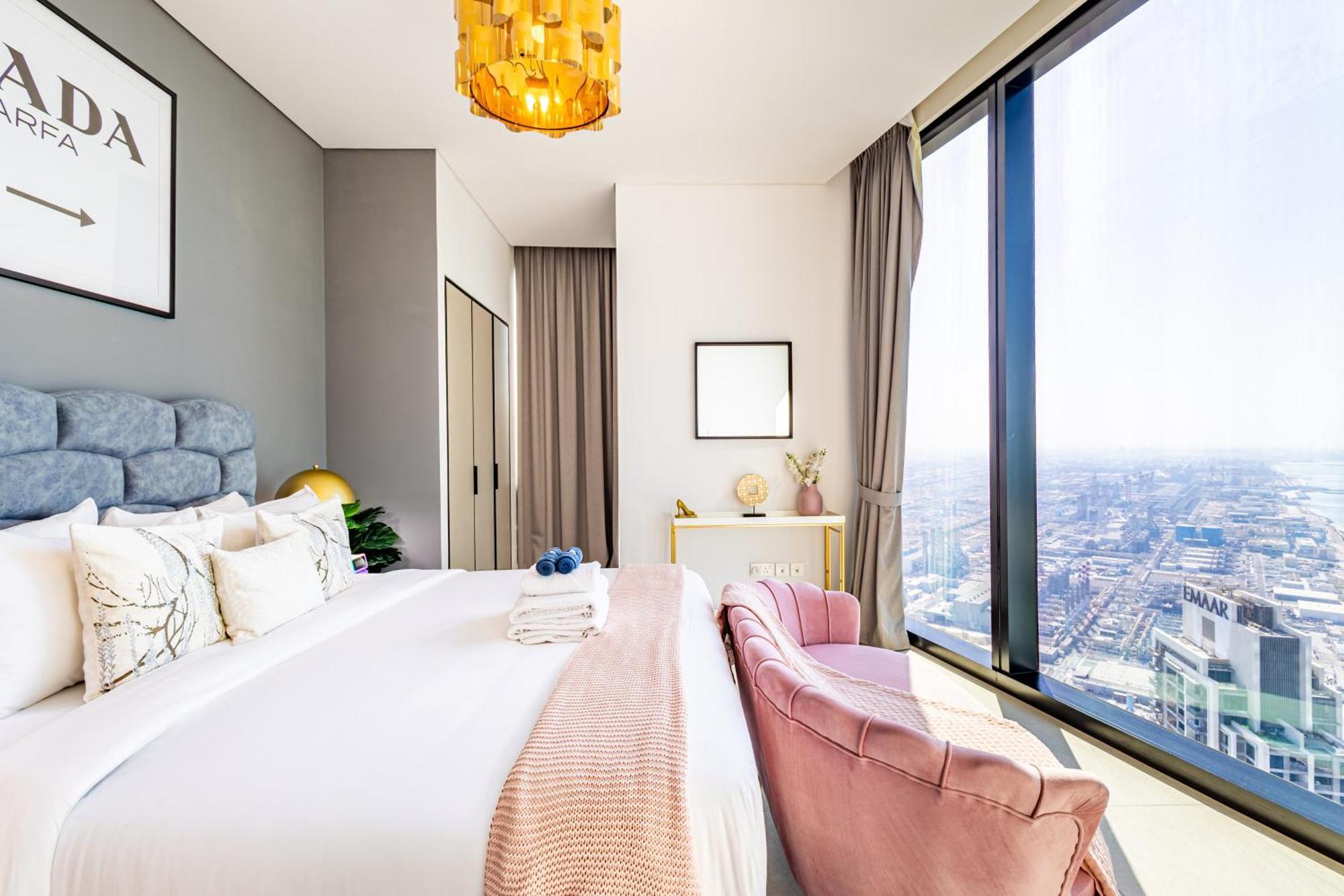Address Jbr: Beachfront Bliss & Sky-high Luxury Apartment