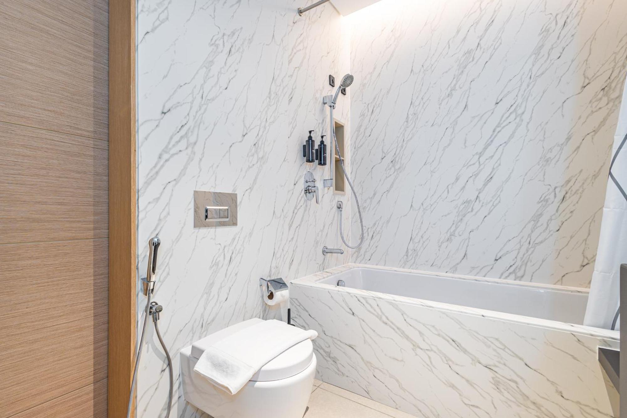 Address Jbr: Beachfront Bliss & Sky-high Luxury Dubai